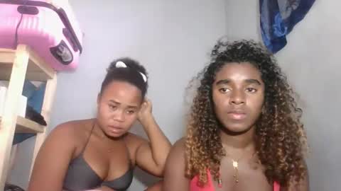 Snapshot of louane98 chatting on 02-06-26, 09:23 louane98 online show from 02-06-26, 09:23