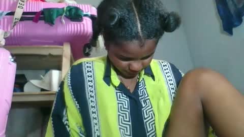 Snapshot of louane98 chatting on 02-17-26, 05:59 louane98 online show from 02-17-26, 05:59