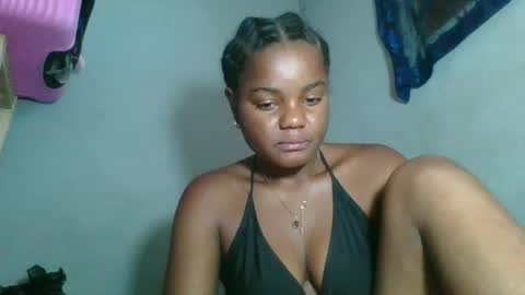 Snapshot of louane98 chatting on 02-19-26, 07:59 louane98 online show from 02-19-26, 07:59