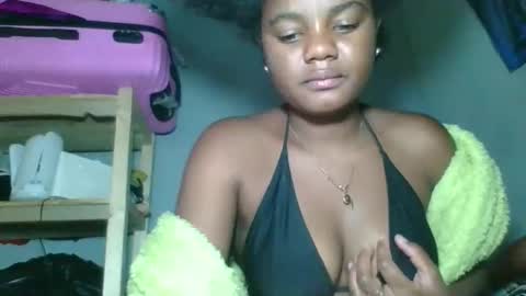 Snapshot of louane98 chatting on 02-23-26, 06:49 louane98 online show from 02-23-26, 06:49