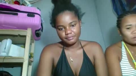 Snapshot of louane98 chatting on 02-24-26, 08:01 louane98 online show from 02-24-26, 08:01