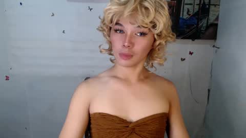 Snapshot of louilalicious chatting on 02-12-25, 11:40 louilalicious online show from 02-12-25, 11:40