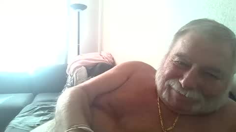 Snapshot of louis_chokdee chatting on 09-12-25, 03:23 louis_chokdee online show from 09-12-25, 03:23