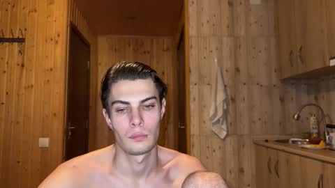 Snapshot of louis_preston chatting on 01-06-26, 05:05 Mark online show from 01-06-26, 05:05