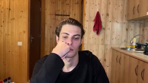 Snapshot of louis_preston chatting on 02-05-26, 12:15 Mark online show from 02-05-26, 12:15