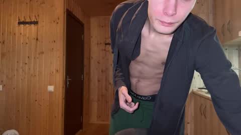 Snapshot of louis_preston chatting on 02-09-26, 07:34 Mark online show from 02-09-26, 07:34