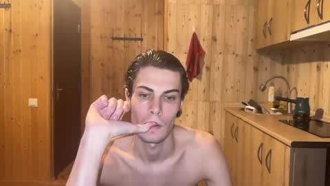 Snapshot of louis_preston chatting on 02-27-26, 04:40 Mark online show from 02-27-26, 04:40