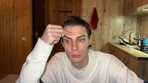 Snapshot of louis_preston chatting on 03-03-26, 11:43 Mark online show from 03-03-26, 11:43