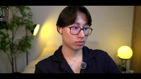 Snapshot of louis_zh chatting on 09-20-25, 12:11 Louis online show from 09-20-25, 12:11