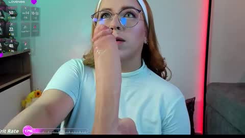 Snapshot of louisa_claire_ chatting on 10-25-25, 04:31 LuisaIG x luisa clair online show from 10-25-25, 04:31