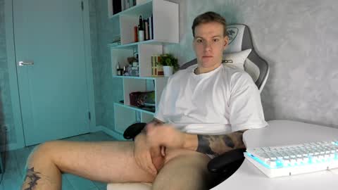 Louis  online show from 01-07-25, 02:31