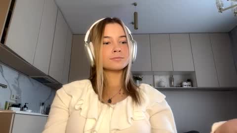 Snapshot of lourapimenta chatting on 01-18-26, 08:07 Eliza online show from 01-18-26, 08:07