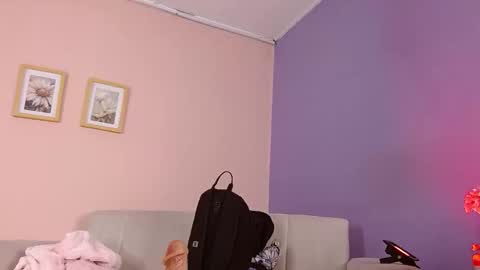 Snapshot of lourdes_moon22 chatting on 10-31-25, 02:01 lourdes_moon22 online show from 10-31-25, 02:01