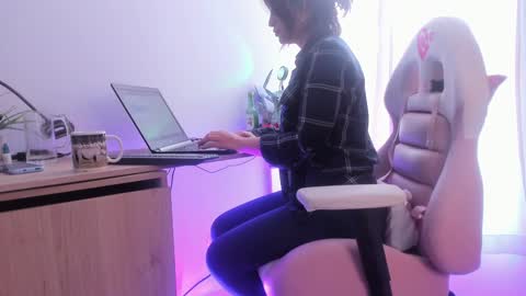 Snapshot of lourreinstounn chatting on 12-06-24, 05:55 Lourrein Stoun Independiente online show from 12-06-24, 05:55