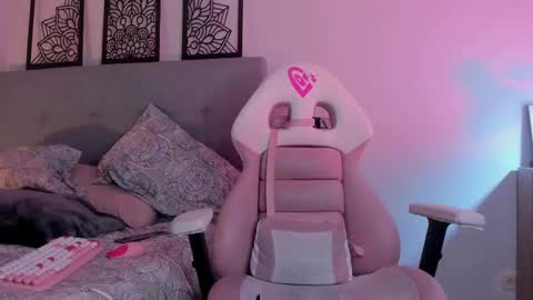 Snapshot of lourreinstounn chatting on 02-11-25, 11:44 Lourrein Stoun Independiente online show from 02-11-25, 11:44