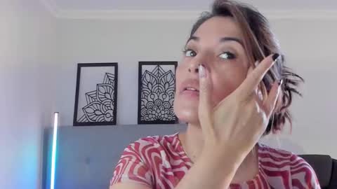 Snapshot of lourreinstounn chatting on 09-25-25, 06:33 Lourrein Stoun Independiente online show from 09-25-25, 06:33