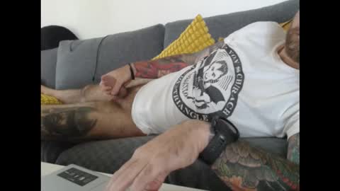 Snapshot of lovalova666 chatting on 09-21-25, 09:22 Guapito online show from 09-21-25, 09:22