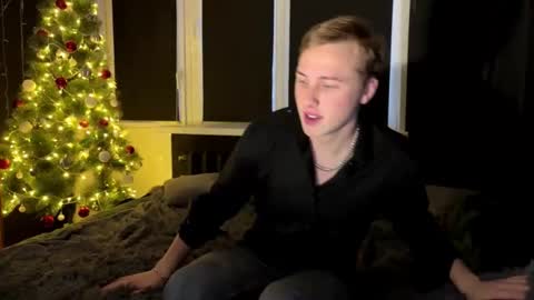 Mary and Tom online show from 01-12-26, 12:21