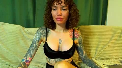 Cute face online show from 12-01-25, 03:00