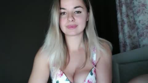 Megane online show from 11-21-25, 10:36