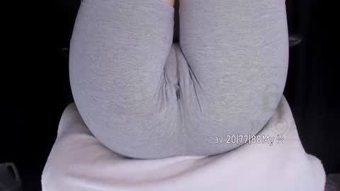 Snapshot of love_hard_kiru chatting on 12-20-24, 02:05 Kira online show from 12-20-24, 02:05