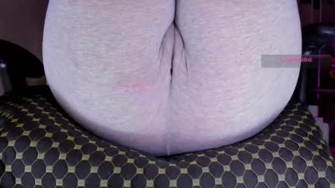 Snapshot of love_hard_kiru chatting on 10-29-25, 12:51 Kira online show from 10-29-25, 12:51