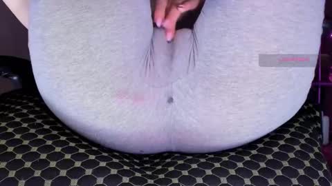 Snapshot of love_hard_kiru chatting on 11-25-25, 10:04 Kira online show from 11-25-25, 10:04