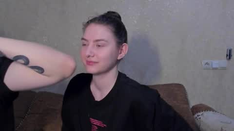 Snapshot of love_lina_muuur chatting on 02-23-26, 03:31 LINA online show from 02-23-26, 03:31