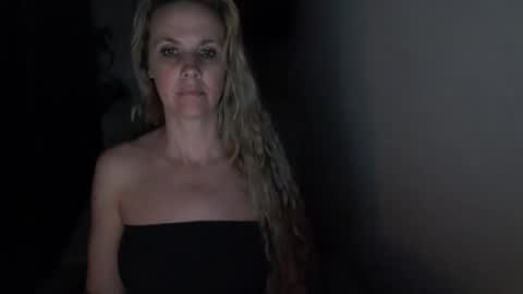 LoVe On  online show from 02-17-26, 02:02