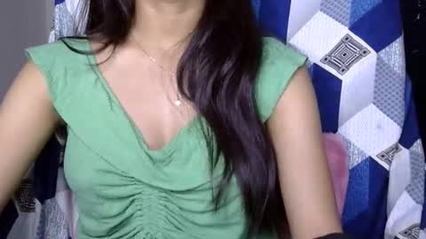 Snapshot of love_riva chatting on 05-12-26, 10:34 Riva online show from 05-12-26, 10:34
