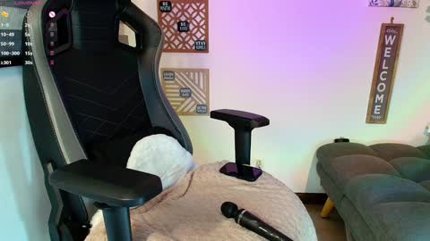 Sharol Leon online show from 01-28-25, 03:57