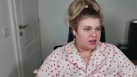 Ally online show from 12-04-25, 08:56