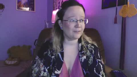 Snapshot of love_you_julia chatting on 09-19-25, 01:40 love_you_julia online show from 09-19-25, 01:40