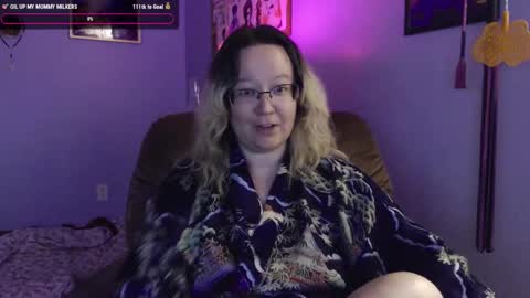 Snapshot of love_you_julia chatting on 09-24-25, 03:32 love_you_julia online show from 09-24-25, 03:32