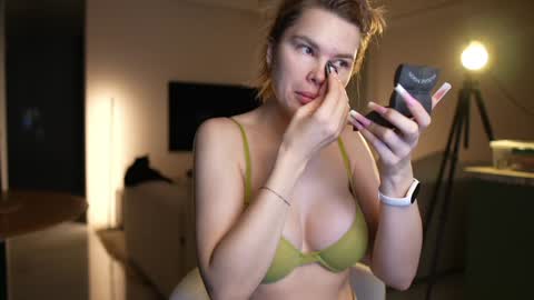 Snapshot of love_you_to123 chatting on 11-28-25, 04:48 love you to123 online show from 11-28-25, 04:48