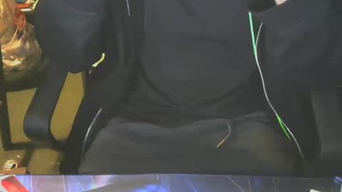 Snapshot of lovebird71 chatting on 11-16-25, 04:29 lovebird71 online show from 11-16-25, 04:29