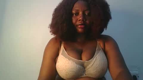 Snapshot of lovecumsluttie chatting on 09-18-25, 10:01 mila online show from 09-18-25, 10:01