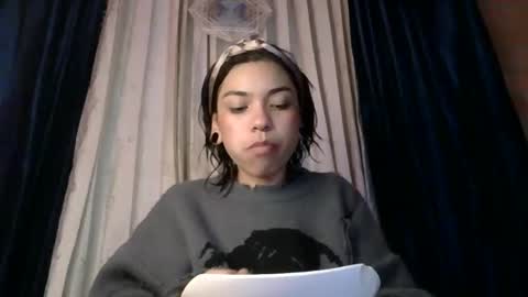 Snapshot of loveee_star chatting on 12-14-25, 03:01 Isabella online show from 12-14-25, 03:01