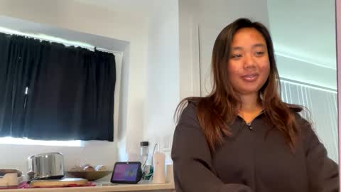 Snapshot of lovellly_ chatting on 12-01-24, 07:36 Love online show from 12-01-24, 07:36