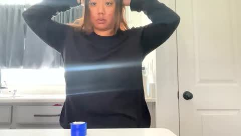 Snapshot of lovellly_ chatting on 12-02-24, 05:15 Love online show from 12-02-24, 05:15