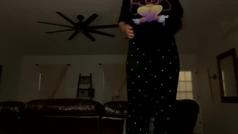 Snapshot of lovellly_ chatting on 12-09-24, 04:12 Love online show from 12-09-24, 04:12