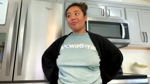 Snapshot of lovellly_ chatting on 01-07-25, 07:28 Love online show from 01-07-25, 07:28