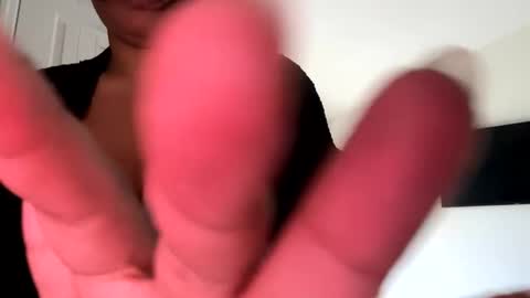 Snapshot of lovellly_ chatting on 01-09-25, 09:37 Love online show from 01-09-25, 09:37