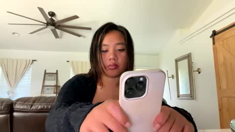 Snapshot of lovellly_ chatting on 03-12-25, 10:07 Love online show from 03-12-25, 10:07