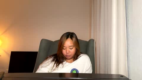 Snapshot of lovellly_ chatting on 09-26-25, 11:09 Love online show from 09-26-25, 11:09