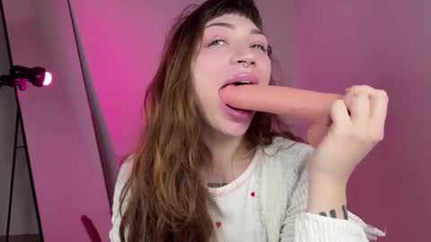 Snapshot of lovelorn_ chatting on 03-01-25, 07:19 Elsa online show from 03-01-25, 07:19