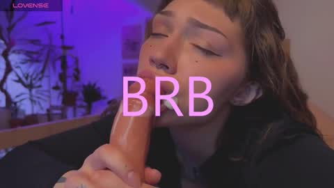 Snapshot of lovelorn_ chatting on 11-03-25, 06:03 Elsa online show from 11-03-25, 06:03