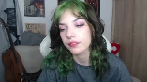 Snapshot of lovely_cass chatting on 12-07-24, 04:42 Cassie online show from 12-07-24, 04:42