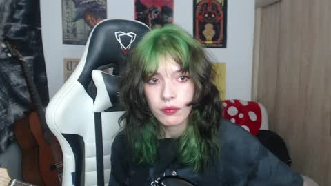 Snapshot of lovely_cass chatting on 12-10-24, 09:23 Cassie online show from 12-10-24, 09:23