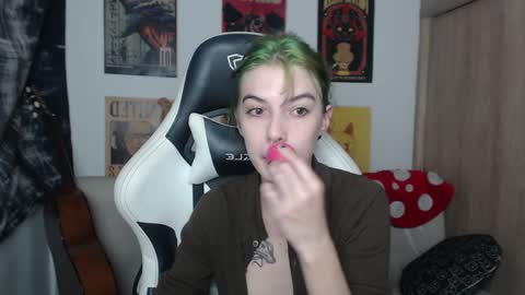 Snapshot of lovely_cass chatting on 12-18-24, 10:35 Cassie online show from 12-18-24, 10:35
